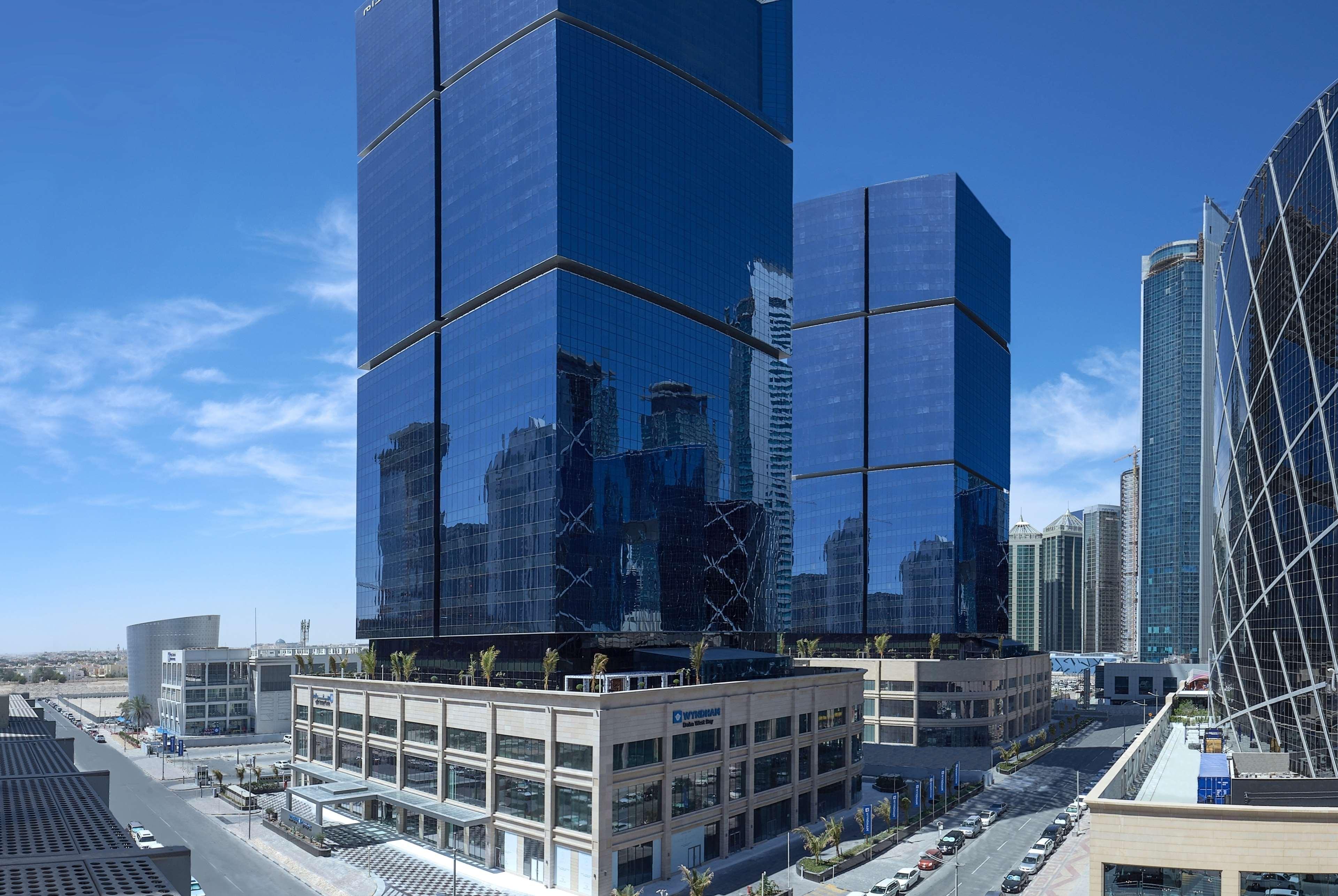 Wyndham Doha West Bay Hotel Ngoại thất bức ảnh The complex in 2018