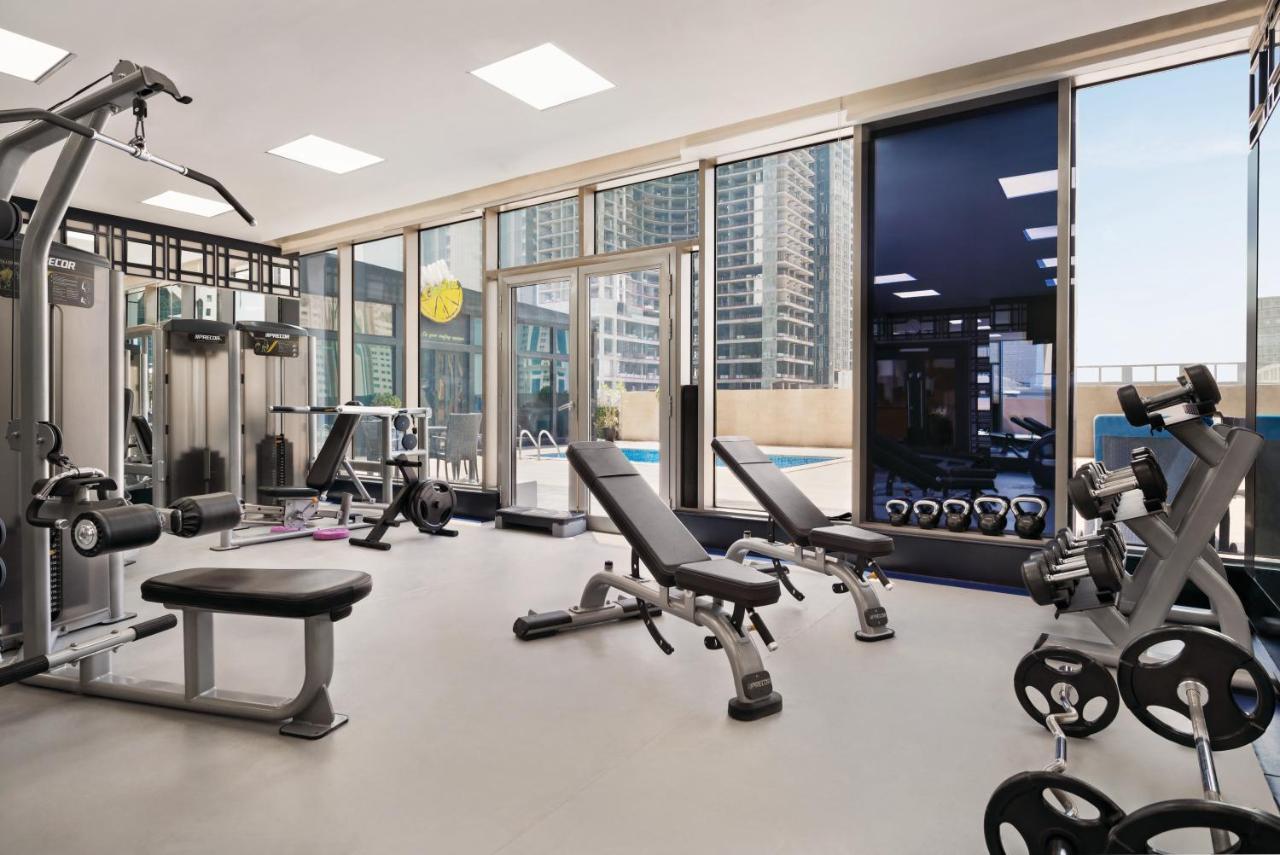Wyndham Doha West Bay Hotel Ngoại thất bức ảnh The gym at the Westin Dubai