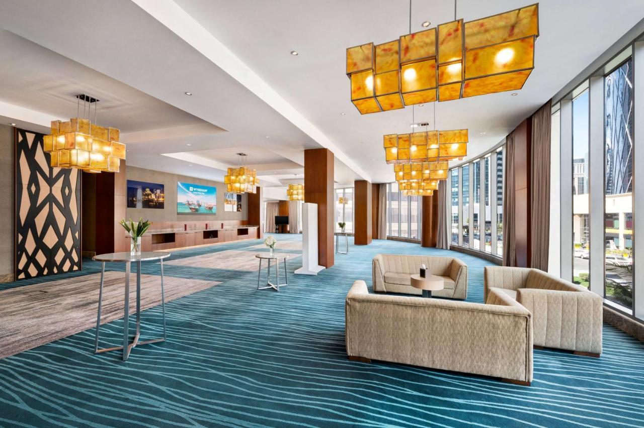Wyndham Doha West Bay Hotel Ngoại thất bức ảnh The Westin Convention Center
