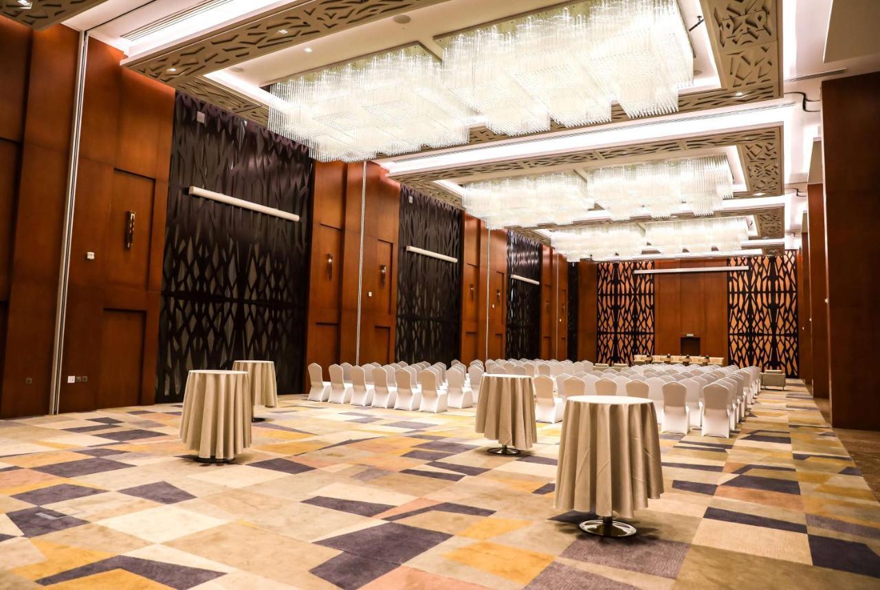 Wyndham Doha West Bay Hotel Ngoại thất bức ảnh The ballroom