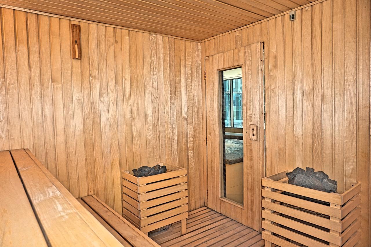 Wyndham Doha West Bay Hotel Ngoại thất bức ảnh A modern Finnish sauna